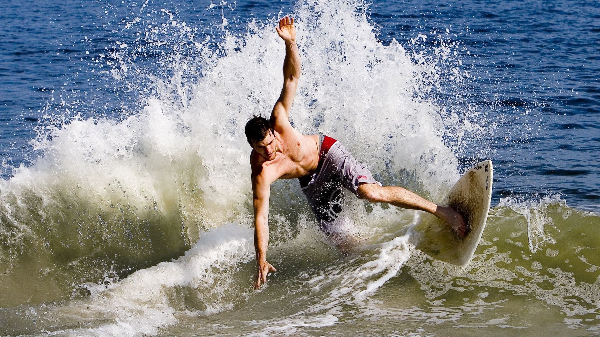 九游在线玩-“未来比赛的“云端”智能调度——多节点同步的技术实现路径”